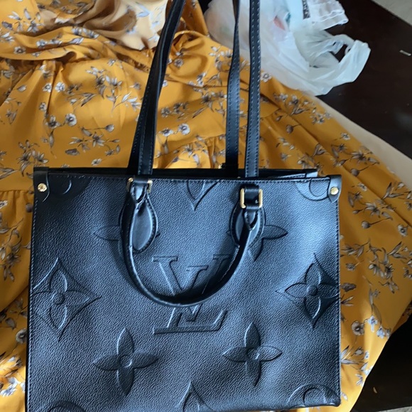 Black Leather Bag. - Picture 6 of 6